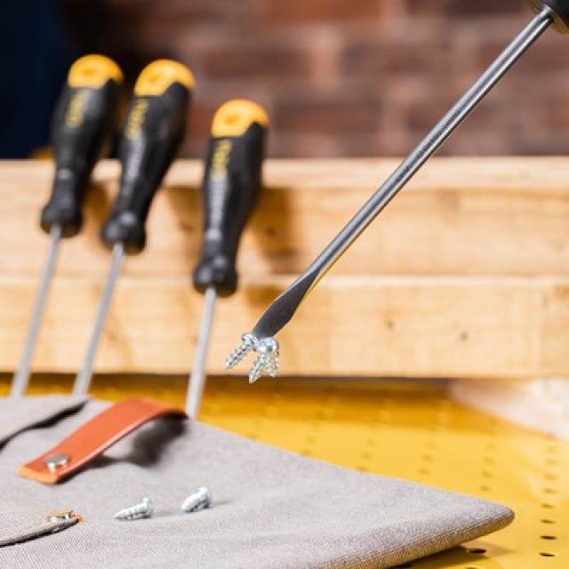 DELI σετ κατσαβιδιών DL620004, μαγνητικά, 4τμχ DELI σετ κατσαβιδιών DL620004, μαγνητικά, 4τμχ