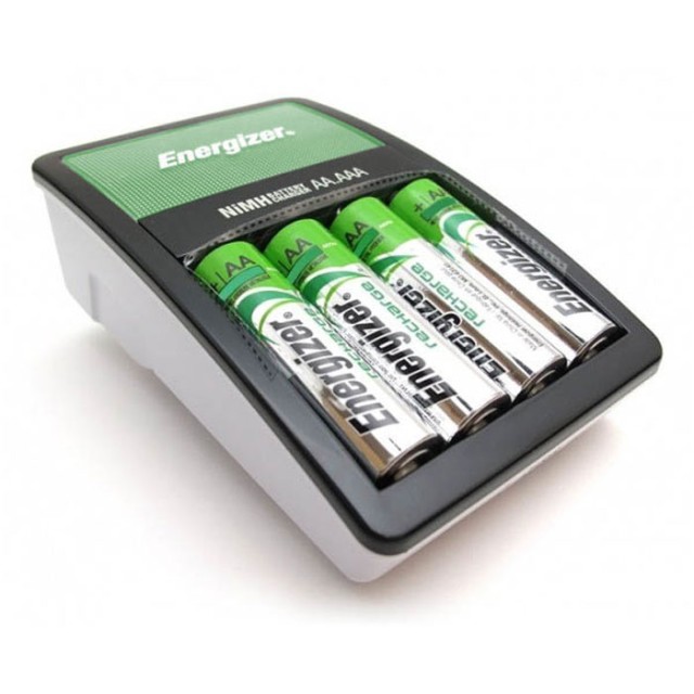 ENERGIZER MAXI CHARGER & 4xAA