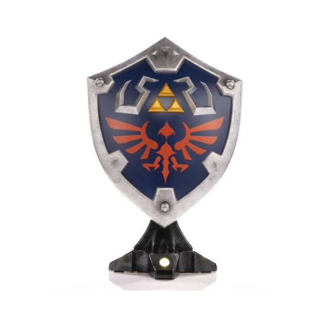 F4F The Legend of Zelda: Breath of the Wild – Hylian Shield Collector's PVC Statue (29cm) (BOTWHC)