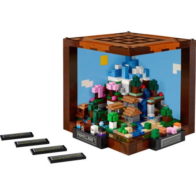 LEGO® Minecraft®: The Crafting Table (21265)